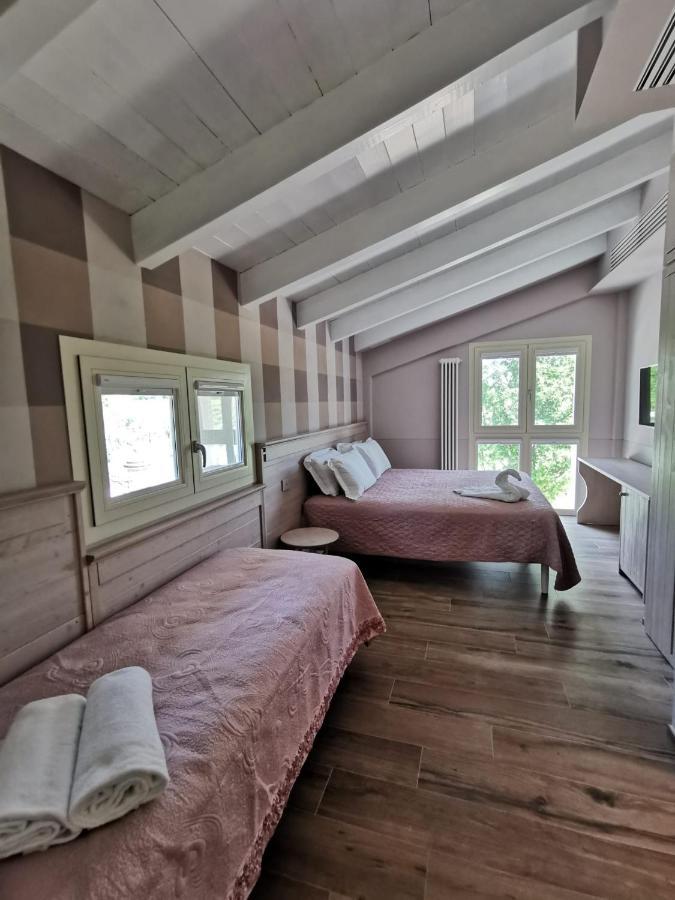 Agriturismo E Acetaia La Vedetta カステルヴェトロ・ディ・モーデナ エクステリア 写真
